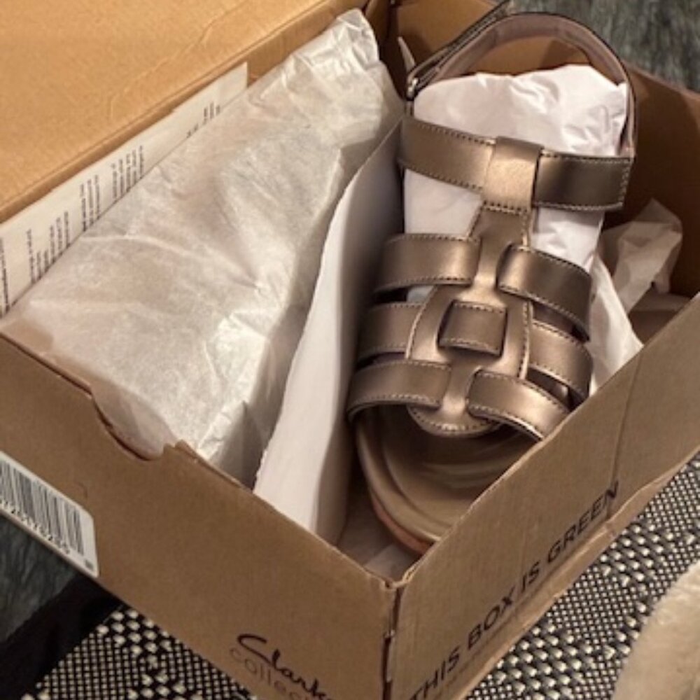 Clarks- Pewter Leather Platform Sandals Women's Size 8/15